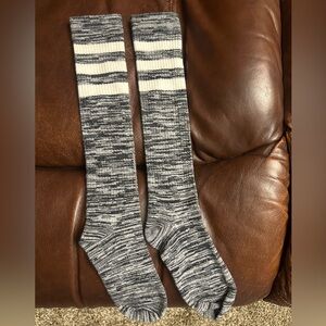 Women’s Marled Gray & White Knee High Socks